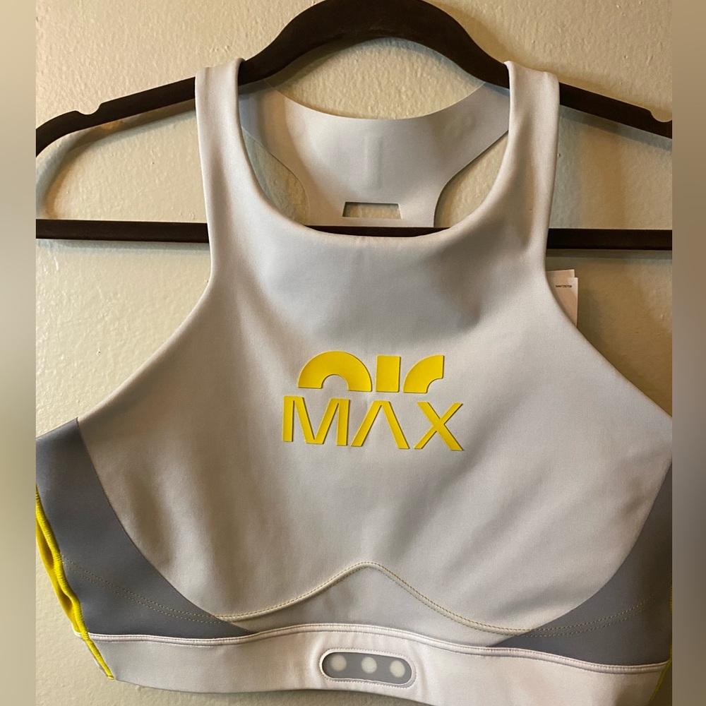 Nike AIR MAX Dri-FIT Swoosh Women's Cutout Sports Bra DM0631-012 Size SMALL - Picture 7 of 9